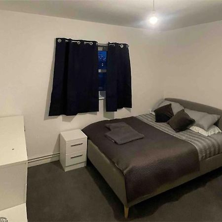 Lovely Spacious Entire 1 Bedroom Apartment - New Management Londra Dış mekan fotoğraf