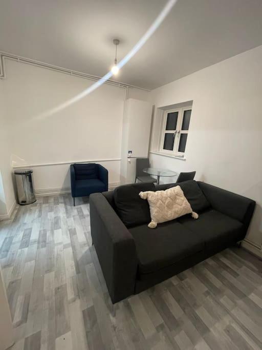Lovely Spacious Entire 1 Bedroom Apartment - New Management Londra Dış mekan fotoğraf